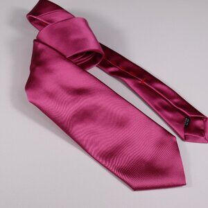 Handmade in Italy 7 fold tie for Marc Guyot Paris in solid pink, mint